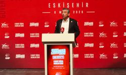 Özgür Özel’den Eskişehir’de sert açıklamalar: “İftiracılar içinde bir tane kadın yok”