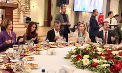 Eskişehir’de Kadınlar Günü iftarı: Özgür Özel kadınlarla buluştu