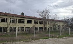 Eskişehir’de metruk bina tehlike saçıyor: Önlem alınması isteniyor!