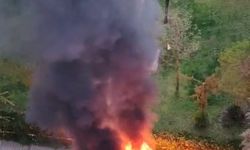 Site içinde korkutan yangın: Alevler metrelerce yükseldi