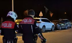 Ani fren yapıp kaçan sürücü, zincirleme kazaya neden oldu: Yaralılar var