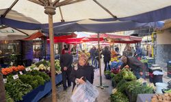 Eskişehir'de pazarın nabzı: Bağlar Pazarı'nda fiyatlar cep yakıyor