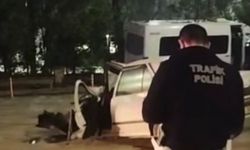 İşçi servisi ile otomobil çarpıştı: 1'i ağır 7 yaralı!