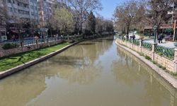 Eskişehir’de Porsuk Çayı kahverengiye büründü
