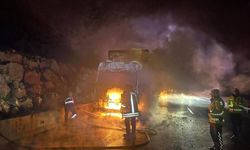 Eskişehir yolunda korku dolu anlar: Seyir halindeki tır bir anda alev aldı!