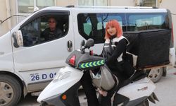 Eskişehir’de duygusal anlar: Trafikte karşılaştığı kadın kuryede sanki kaybettiği kızını gördü