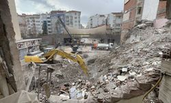 Eskişehir'de yıkım çalışması facia getirdi: Evin duvarları yıkıldı!