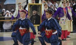 Eskişehir'de 23 Nisan coşkusu Şehit Anıl Gül Spor Salonu'nda yaşandı