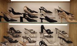 Eskişehir’de ayakkabıcılar yaz sezonuna geçti: Düğünlerle birlikte topuklulara ilgi arttı