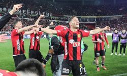 Eskişehirspor turu çiftetelliyle kutladı