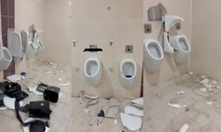 Elenen Balıkesirspor taraftarı hırsını deplasman tuvaletlerinden çıkardı