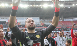 Biri atacak biri tutacak