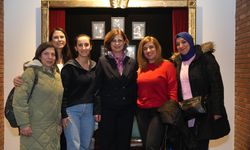 Başkan Ünlüce “Unutmak” oyununda sanatseverlerle buluştu