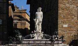 Floransa’da skandal: Bekarlığa veda şakası tarihi esere zarar verdi