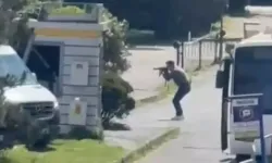 Konsolosluk önündeki saldırıda polislerle alay etmişlerdi: 8 şahıs gözaltına alındı