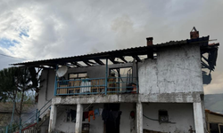 2 katlı ev yangında kül oldu