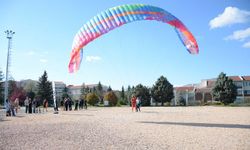 Havacılık sektörü uzmanları öğrencilerle bir araya geldi: "Her kural kanla yazılmıştır"