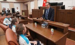 Başkan Ataç minik öğrencileri ağırladı: Belediyenin çalışmalarını anlattı