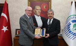 Vali Yılmaz’dan Başkan Kurt’a iadeiziyaret