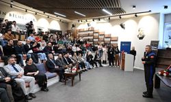 Uzay yolculuğundan kampüse: Alper Gezeravcı gençlere ilham verdi