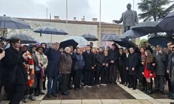 CHP’den 23 Nisan töreni: Atatürk Anıtı’na çelenk bırakıldı