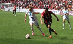 Başımız dik geliyoruz!