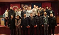 CHP Eskişehir’de yeni üyelere rozetleri takıldı