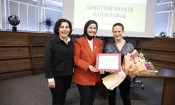 Ünlü Oyuncu Canan Ergüder, Anadolu öğrencileriyle bir araya geldi