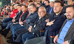 Yalnız bırakmadılar