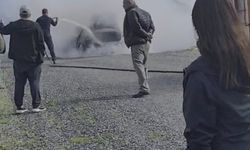 Otomobil yayla yolunda yanarak hurdaya döndü