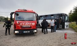 Park halindeki halk otobüsü alev aldı