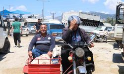 Kurbanlıkları sepetli motosikletlerle taşıdılar