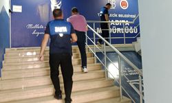 Kapı kapı dolaşarak nakit ya da IBAN numaralarına para istiyorlar