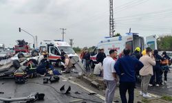 Takla atan otomobil ters döndü: Yaralılar var