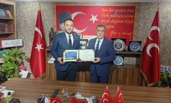 MÜSİAD Eskişehir’den MHP İl Başkanı Ayhan Sezer’e “hayırlı olsun” ziyareti