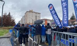 1 Mayıs yürüyüşleri geniş güvenlik önlemleriyle başladı