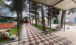 Oklubalı Mahallesi’ndeki okul duvarı ile cami bahçe ve çevre düzenleme çalışmaları tamamlandı