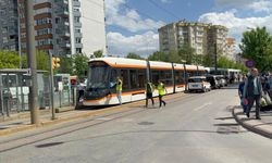 Eskişehir’de panik anları: Katener teli koptu, seferler durdu