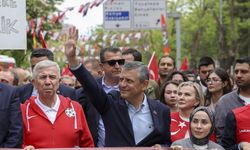 CHP Genel Başkanı Özel: "Gençler Cumhuriyet'e ve Cumhuriyet'in kazanımlarına sahip çıkmaya kararlı"