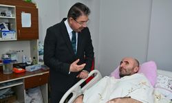 Yatağa bağımlı engelli vatandaşa Vali Yılmaz'dan ziyaret