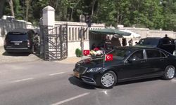 Cumhurbaşkanı Erdoğan anne ve babasının kabirlerini ziyaret etti