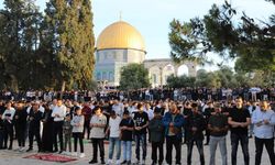 Mescid-i Aksa'da bayram namazı 140 bin Müslümanla kılındı