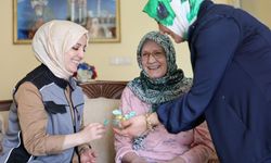 "Alo Evlat" ekipleri bayramda yaşlıları yalnız bırakmadı