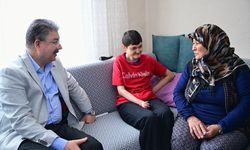 Vali Yılmaz, engelli Mehmet Doğan ve ailesini ziyaret etti