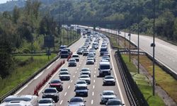 Bayram tatilinin bitmesiyle trafik durma noktasına geldi