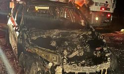 Seyir halindeki otomobil alev alev yandı