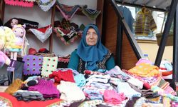 Eskişehirli ev hanımının azmi: 66 yaşında ilmek ilmek geleceğini örüyor