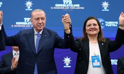 Afyonkarahisar Belediye Başkanı Burcu Köksal AK Parti'ye katıldı