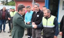 Dökmeci’den belediye personeline bayram ikramiyesi