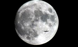 SpaceX roketi Ay’a çarpmak üzere